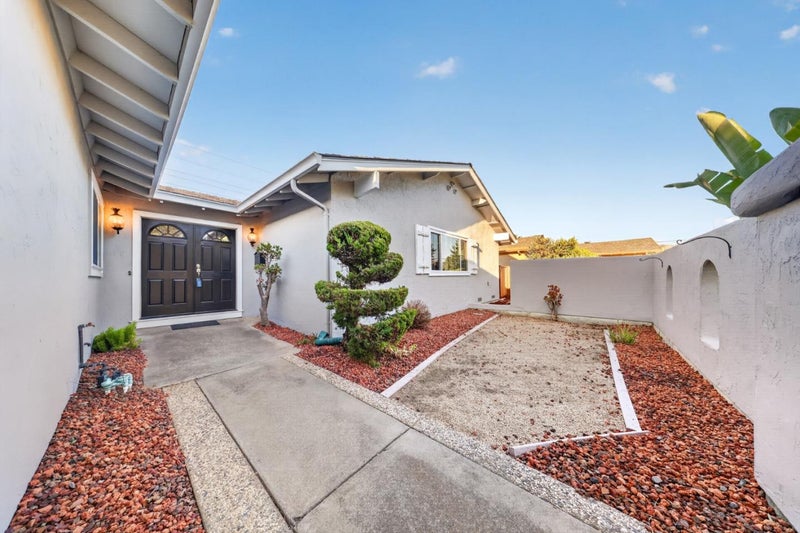2729 Los Altos Drive