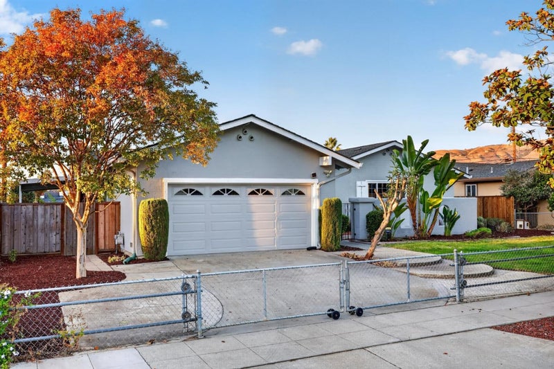 2729 Los Altos Drive