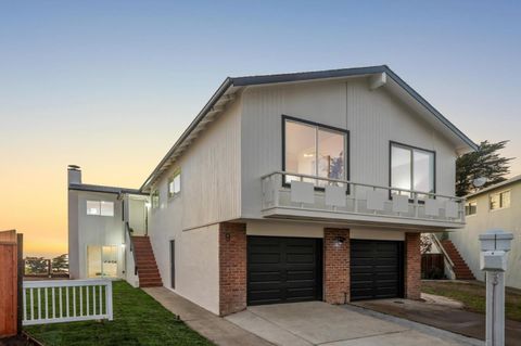 Photo of 9 Seahaven Court, PACIFICA, CA 94044 (MLS # ML82020942) Photo of 9 Seahaven Court, PACIFICA, CA 94044 (MLS # ML82020942)