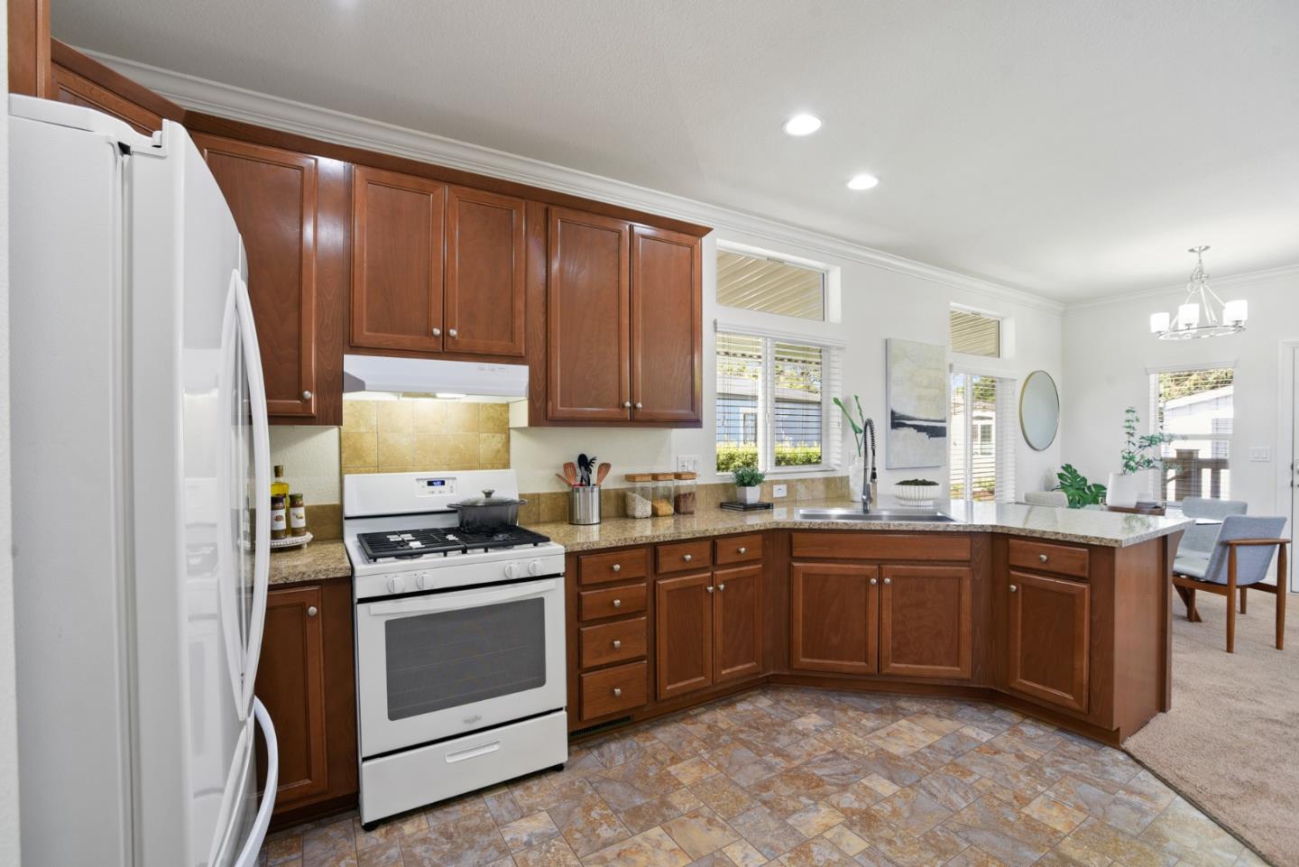 191 East El Camino Real
