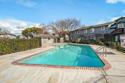 Tiny photo for 485 Sieber Court, SAN JOSE, CA 95111 (MLS # ML82027694)