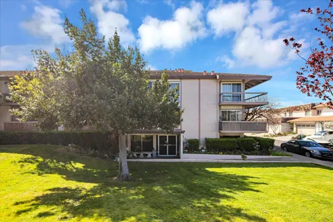 707 Fathom Drive Unit 108, San Mateo, CA 94404 - #: ML81997026