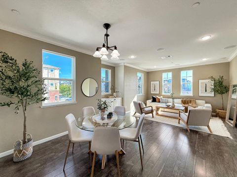 Photo of 1053 Eagle Way, San Jose, CA 95131 (MLS # ML82032814)