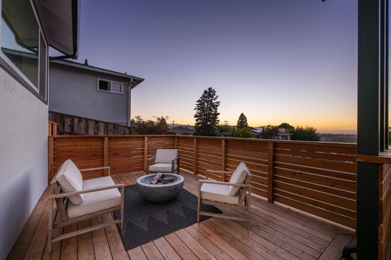 351 Rolling Hills Avenue