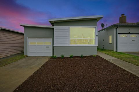 Photo of 649 Skyline Drive, DALY CITY, CA 94015 (MLS # ML82025648)