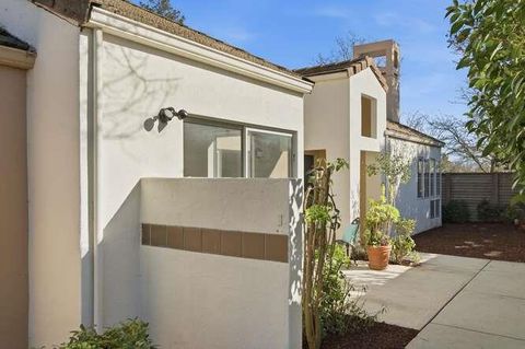 1295 Kelly Park Circle MORGAN HILL CA 95037