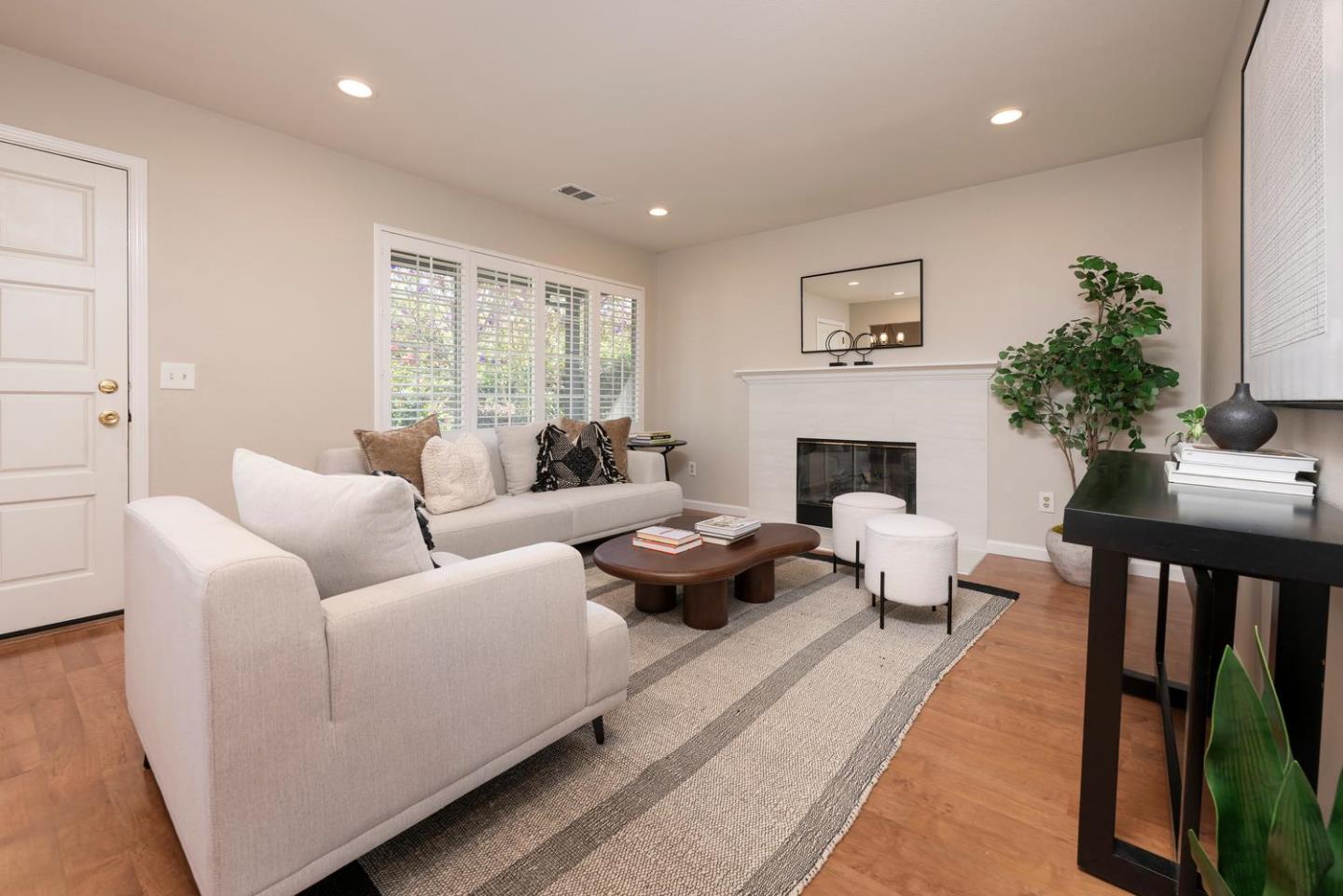 10 Greenwood Lane