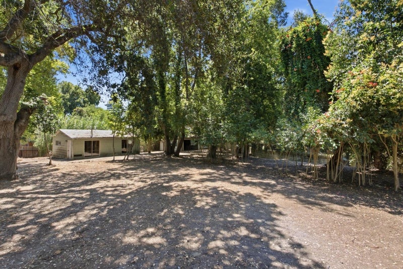 2033 San Carlos Avenue