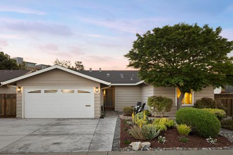 Photo of 600 Comet Drive, FOSTER CITY, CA 94404 (MLS # ML82042254)