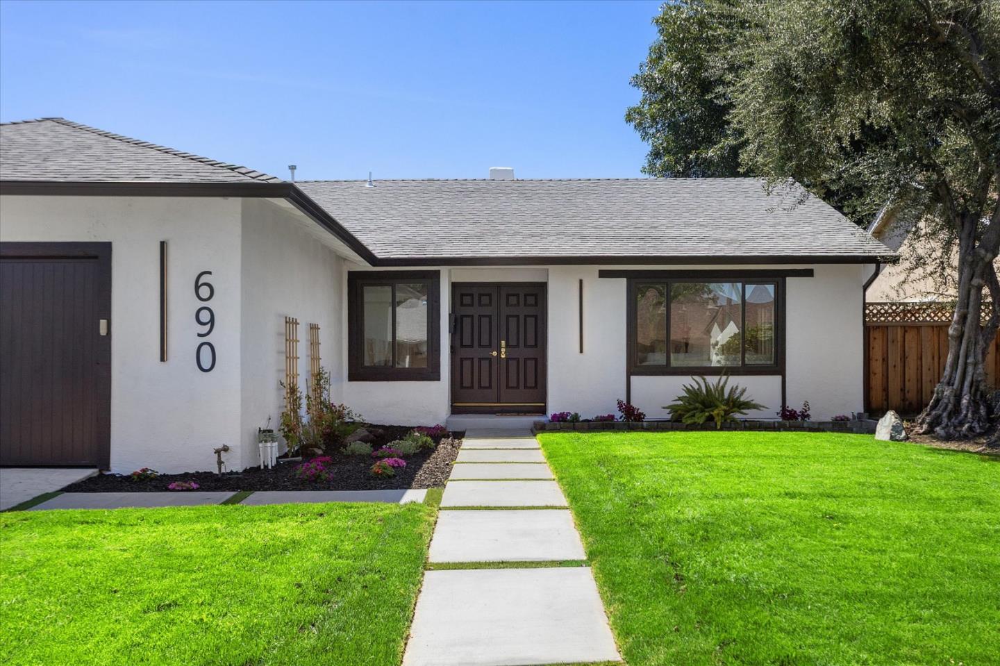 690 Albion Drive