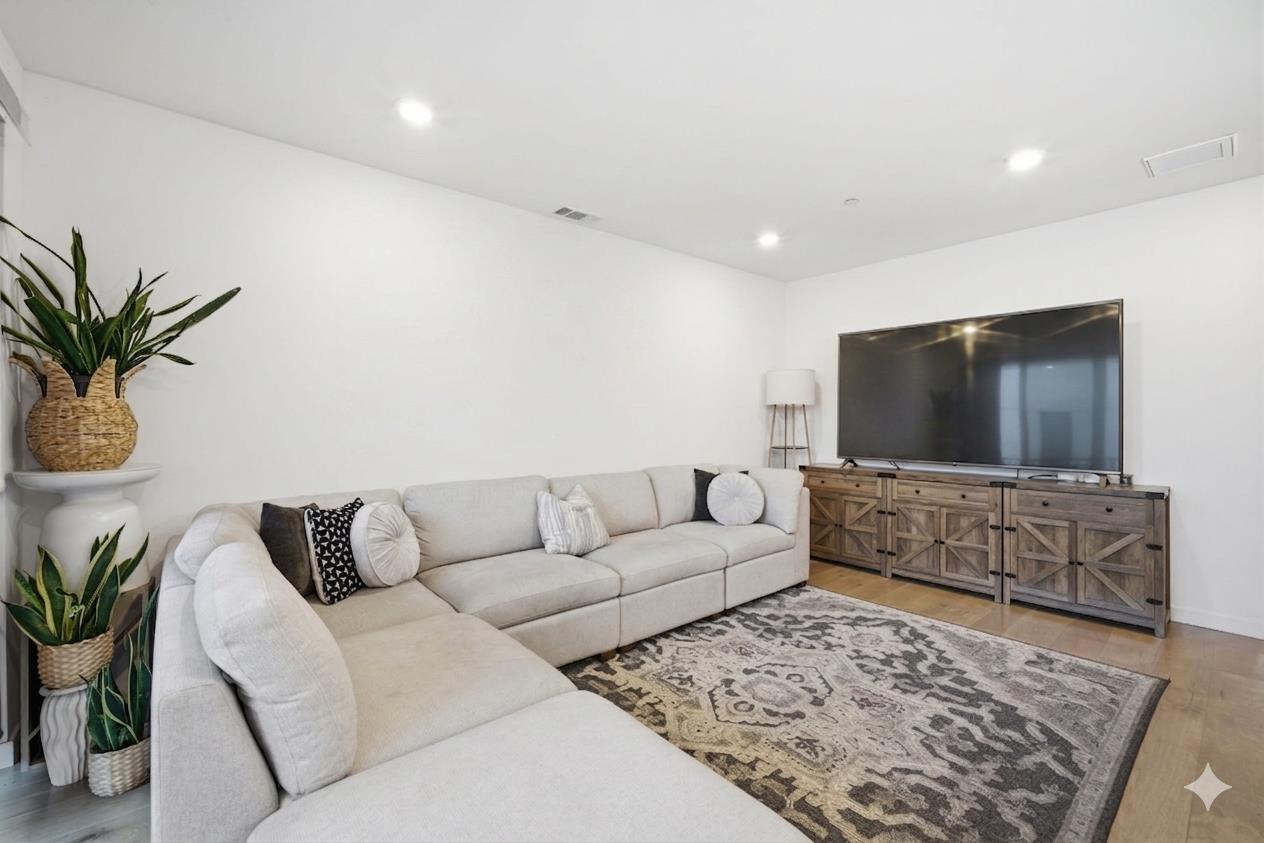 493 Cambridge Street