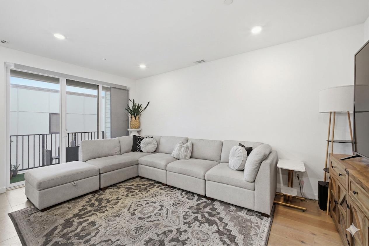 493 Cambridge Street