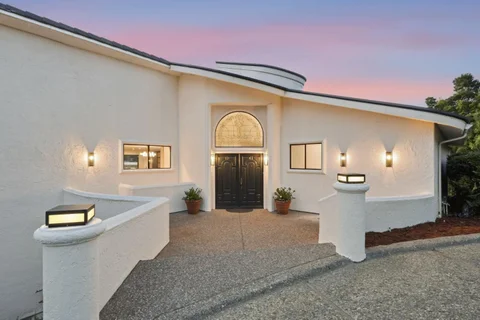 40 Eugenia Way, Hillsborough, CA 94010 - #: ML82061953