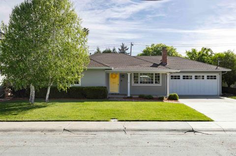 Photo of 1540 Norman Avenue, SAN JOSE, CA 95125 (MLS # ML82037586)