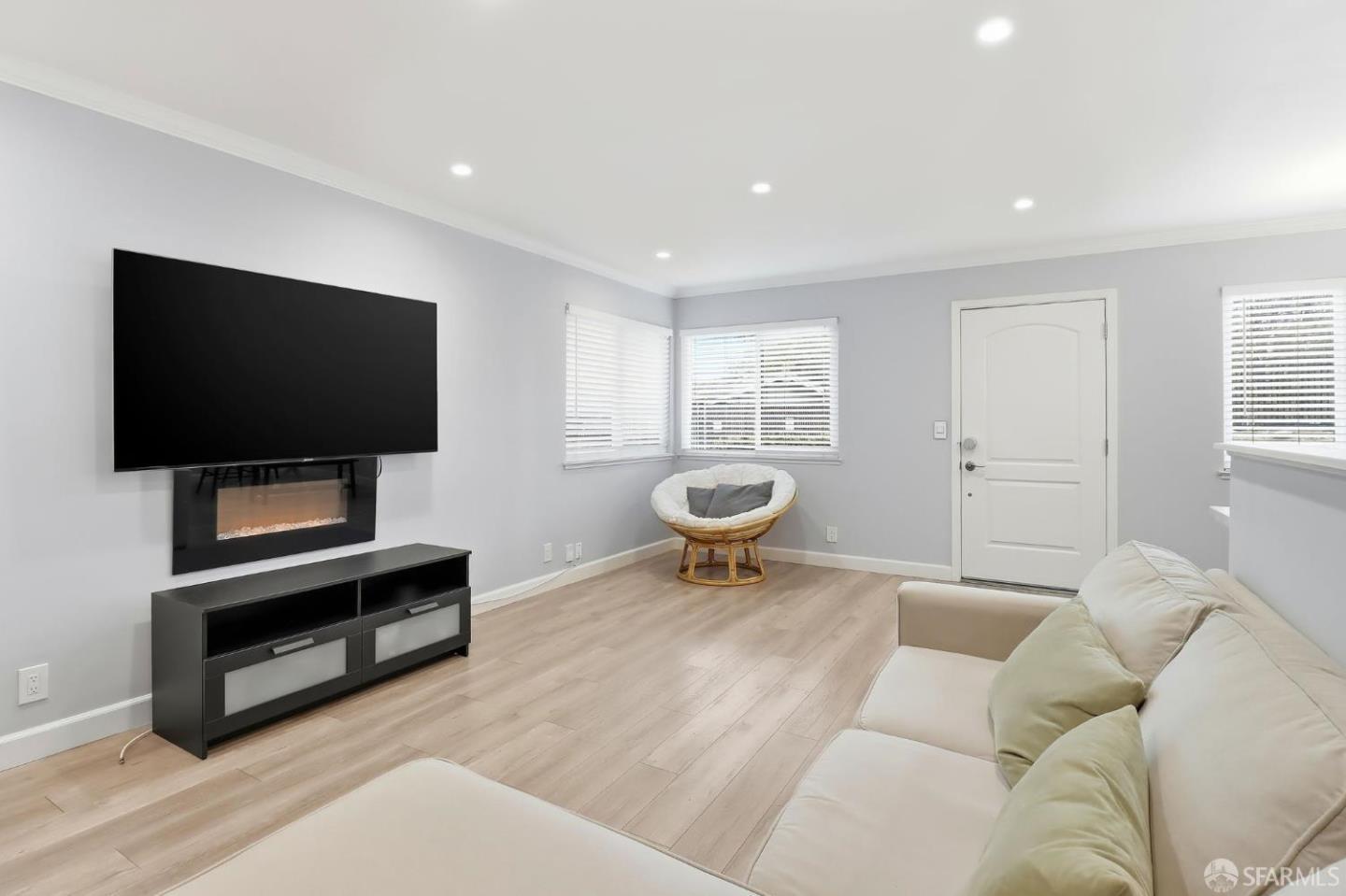 2505 Dillion Court 3