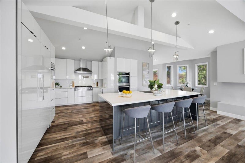 3208 Longfellow Drive