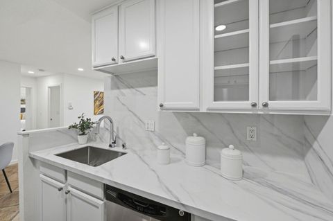 Tiny photo for 633 Teatree Court, San Jose, CA 95128 (MLS # ML82035280)