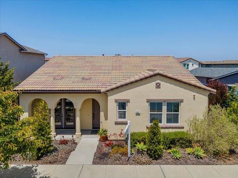 Tiny photo for 481 Logan Way, Marina, CA 93933 (MLS # ML82036870)