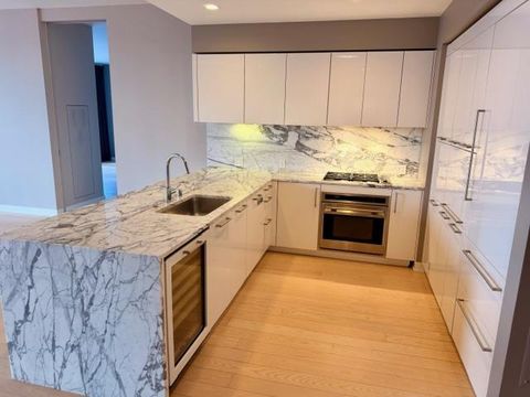 Photo of 301 Mission Street #303, SAN FRANCISCO, CA 94105 (MLS # ML82035156)