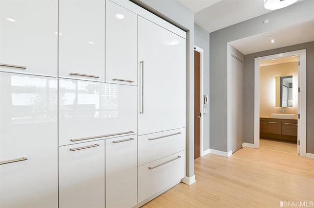 301 Mission Street 303