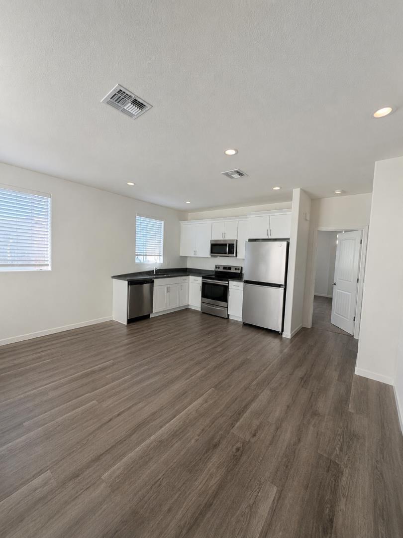 805 Mora Circle
