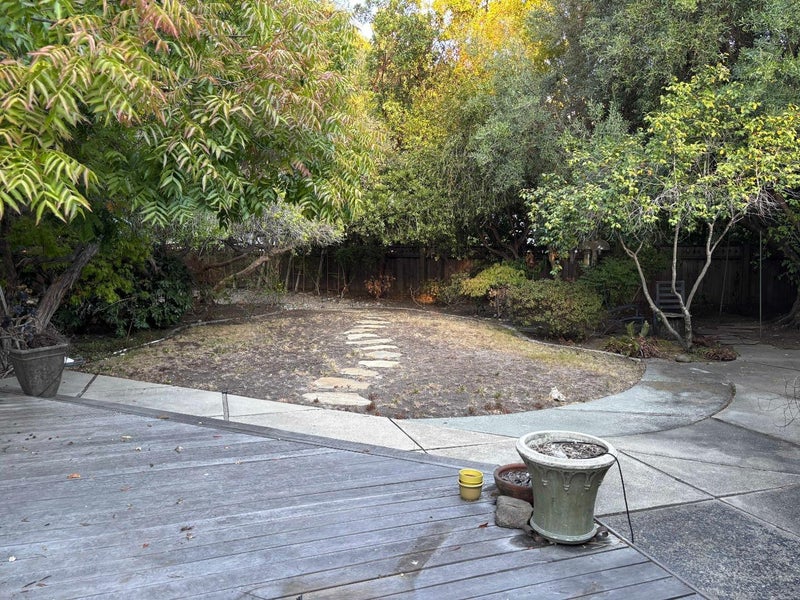 845 Los Robles Avenue
