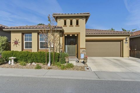 Photo of 2041 Santoro Way, HOLLISTER, CA 95023 (MLS # ML82045650)