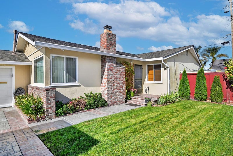 3021 Santa Maria Avenue
