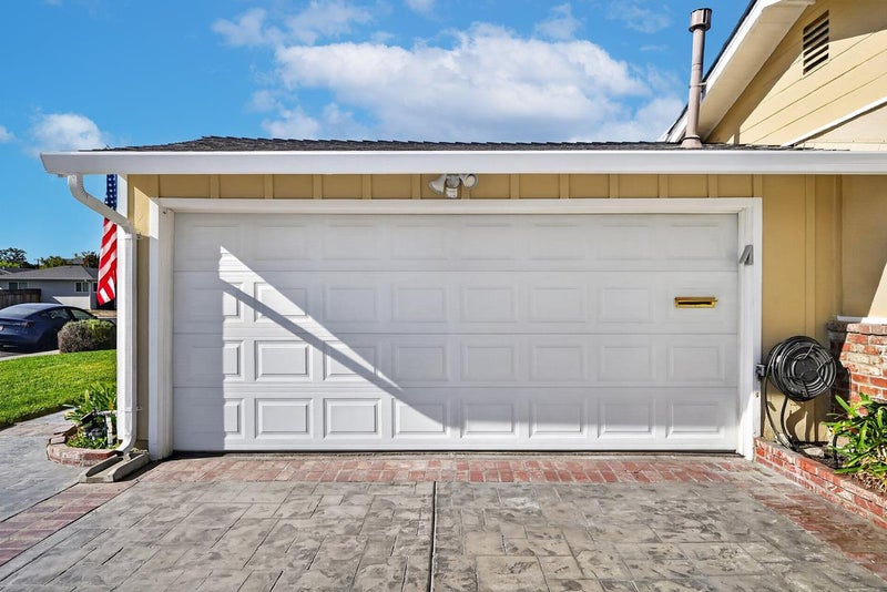 3021 Santa Maria Avenue