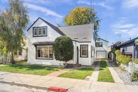 Tiny photo for 211 2nd Avenue, SANTA CRUZ, CA 95062 (MLS # ML82025536)