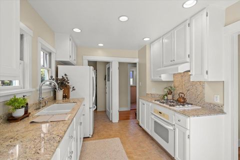 Tiny photo for 211 2nd Avenue, SANTA CRUZ, CA 95062 (MLS # ML82025536)