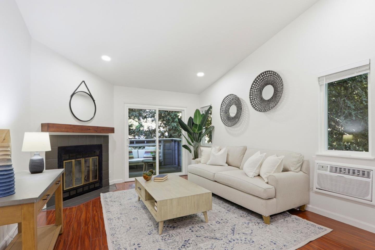 1547 Four Oaks Circle