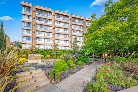 Photo of 1700 Civic Center Drive #404, SANTA CLARA, CA 95050 (MLS # ML82030513)