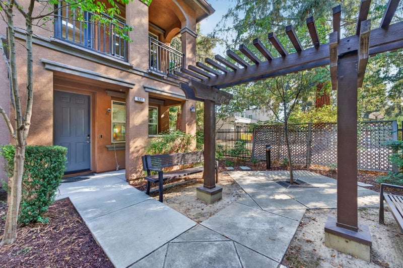 527 Bellezza Place