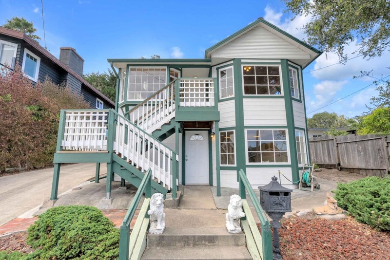 819 Newton Street