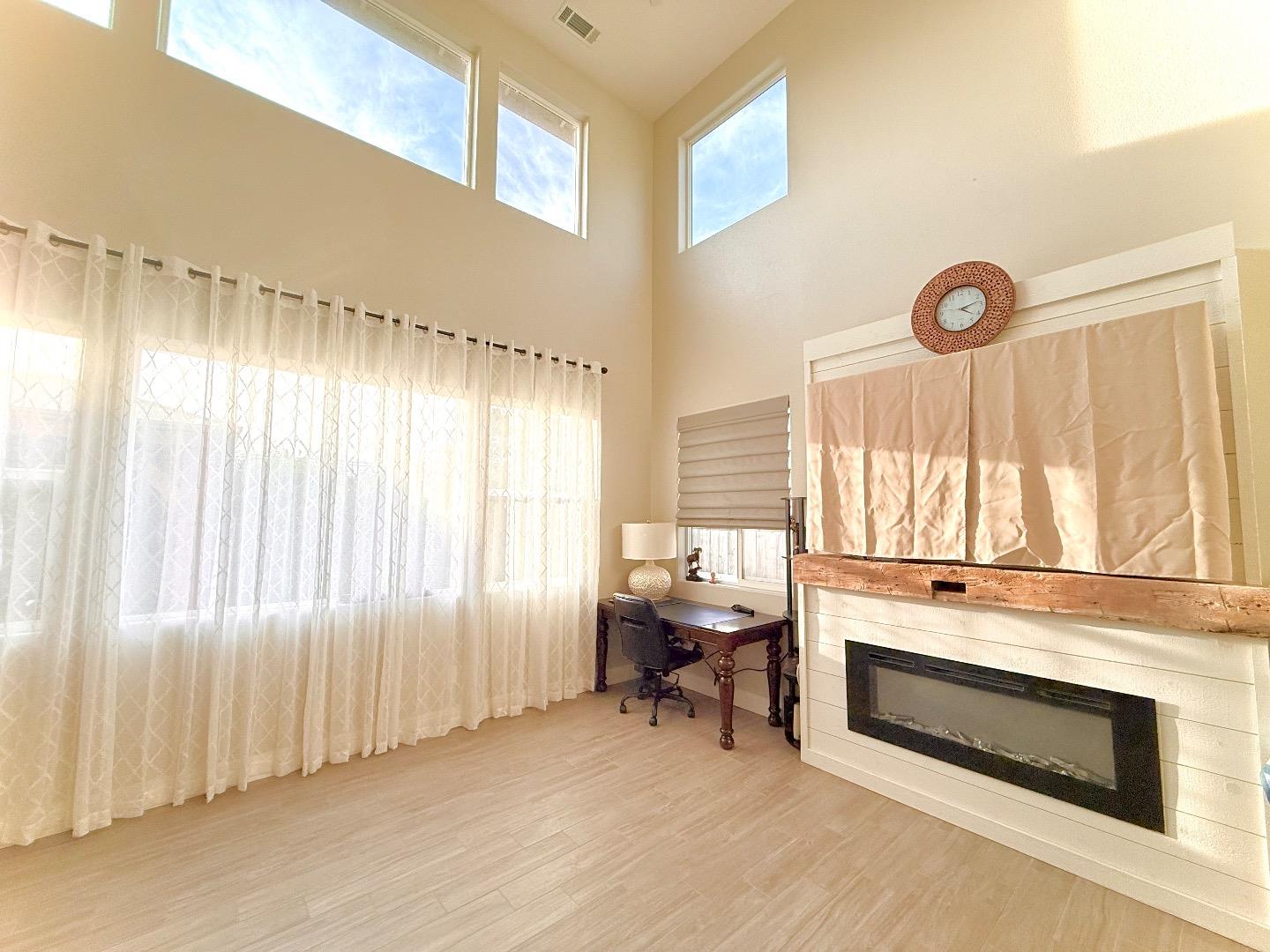 211 Las Flores Drive