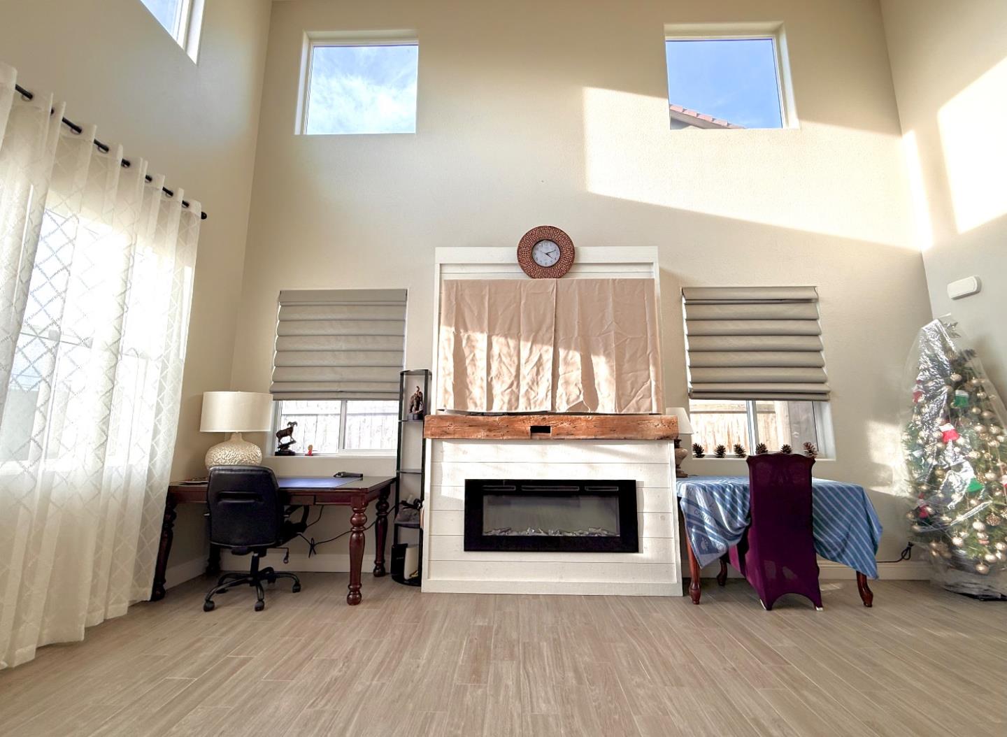 211 Las Flores Drive