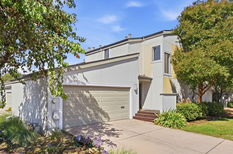 3419 La Selva Street