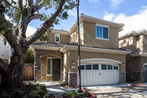Photo of 8 Kentfield Court, REDWOOD CITY, CA 94061 (MLS # ML82022972)