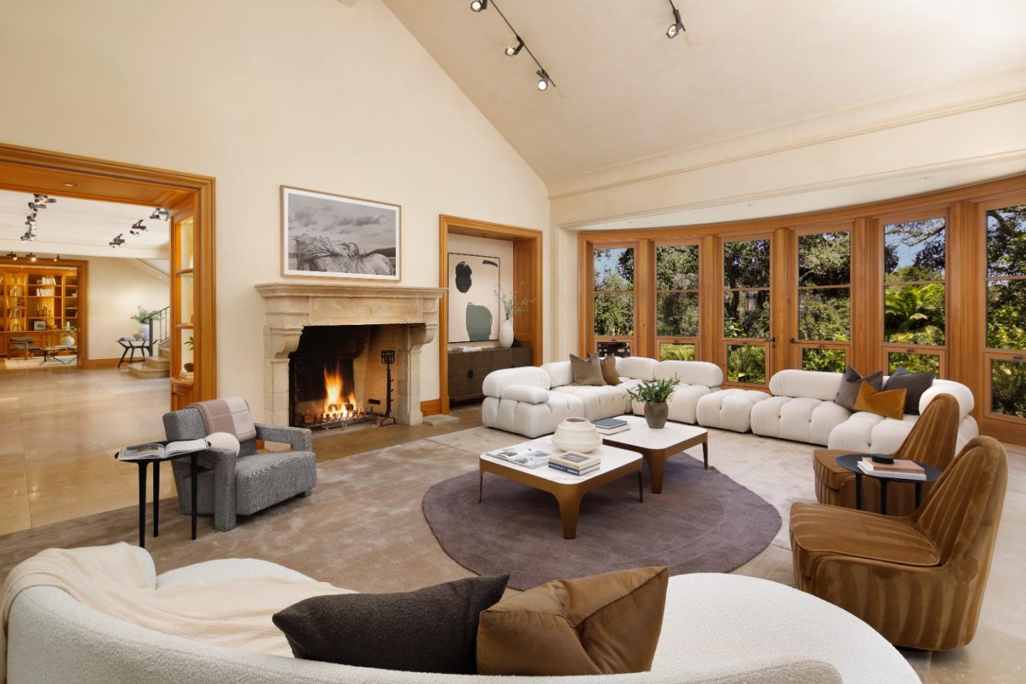 211 Winding Way