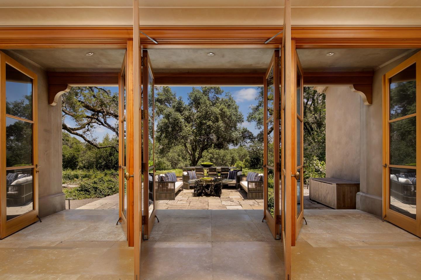 211 Winding Way