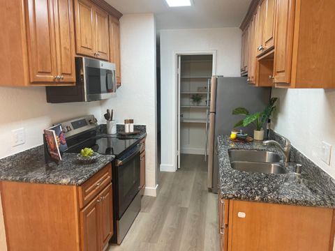 Tiny photo for 340 Auburn Way #7, SAN JOSE, CA 95129 (MLS # ML82028837)