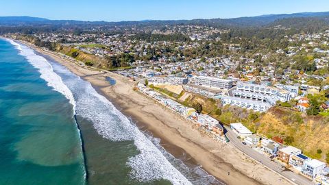 Photo of 230 Rio Del Mar Boulevard #K, APTOS, CA 95003 (MLS # ML81999815)