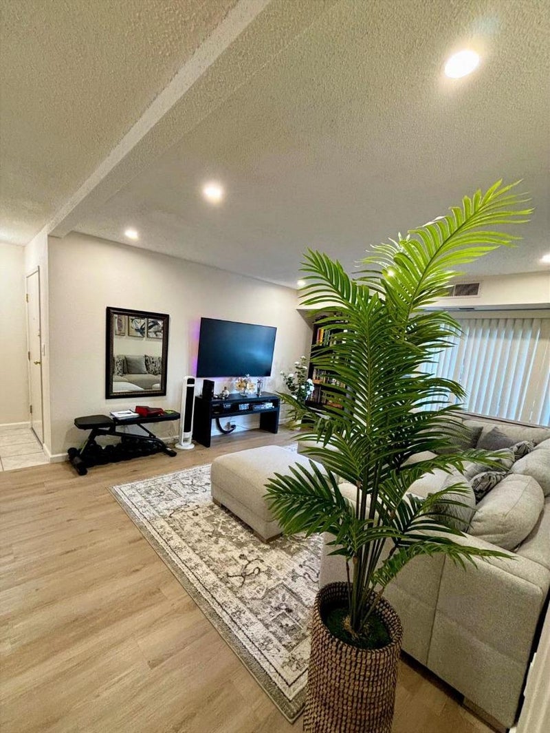 275 Tradewinds Drive 10