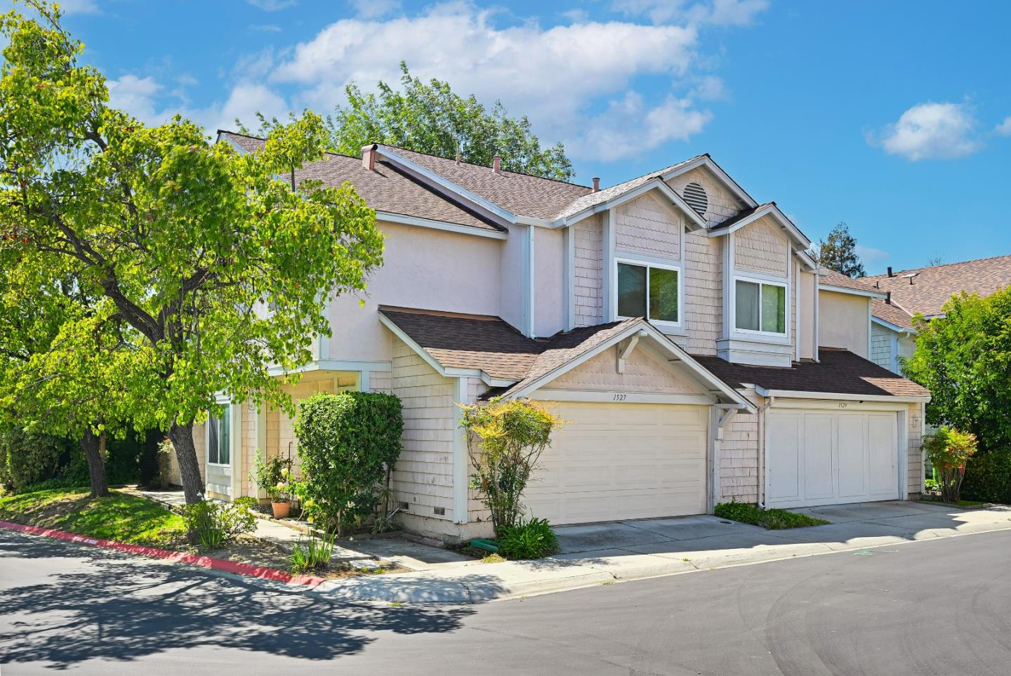 1527 Goody Lane