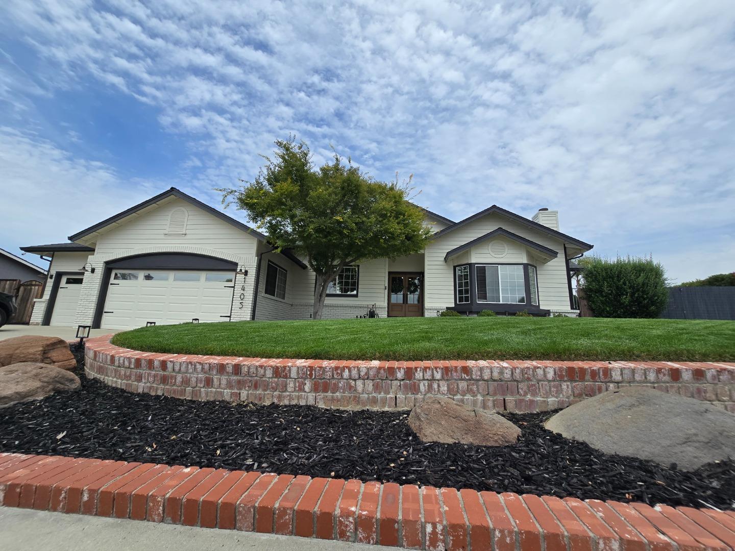 1405 South Ridgemark Drive