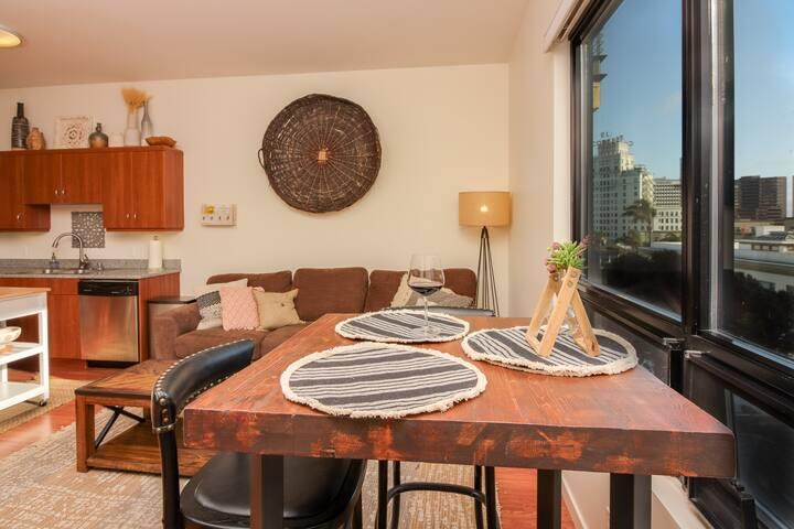 889 Date Street 443