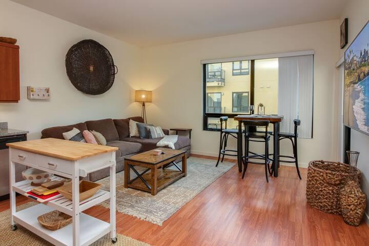 889 Date Street 443