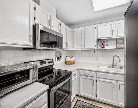 Tiny photo for 140 Rose Lane, SAN JOSE, CA 95127 (MLS # ML82029342)