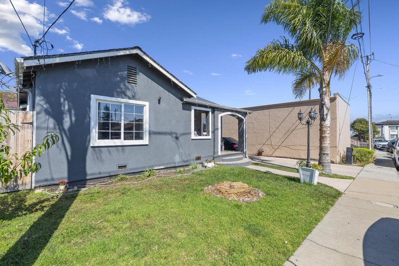 12 Eastern Drive